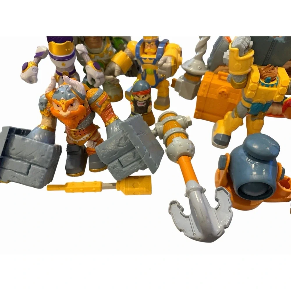 Little Tikes Kingdom Builders Lot‎ Of 8 Characters + Extras